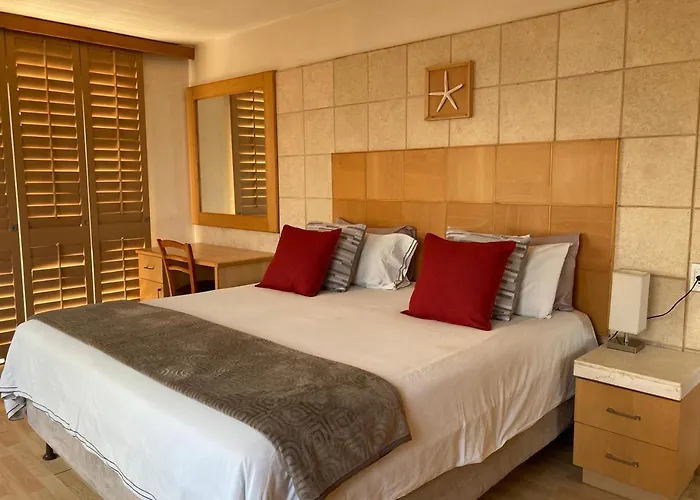Calypso Beach Holiday House